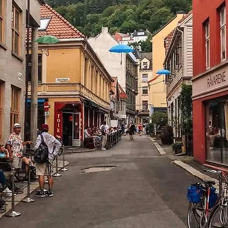 Floor In The Middle Of Town - Great Beds