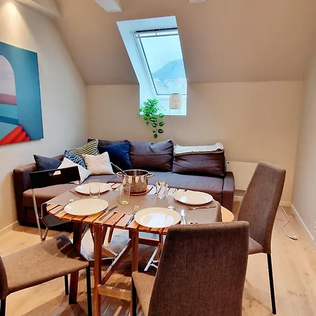 Floor In The Middle Of Town - Great Beds * Bergen
