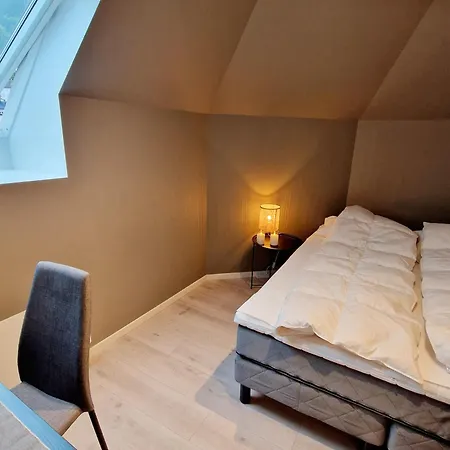 Floor In The Middle Of Town - Great Beds 卑爾根