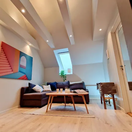 Floor In The Middle Of Town - Great Beds Holiday home